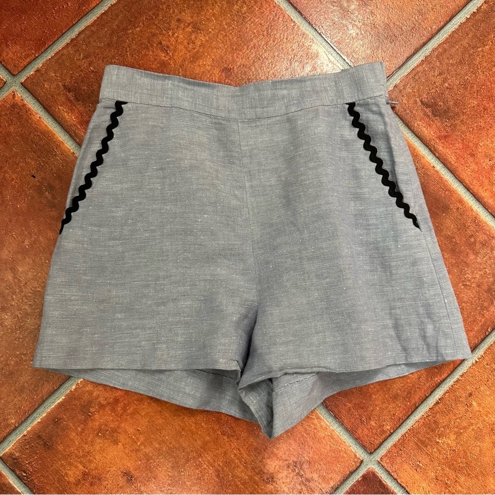 & Other Stories Linen Shorts w/ Scalloped Pockets